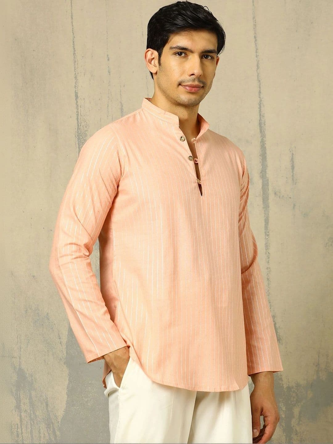 Anouk Woven Design Solid Cotton Handloom Mandarin Collar Short Kurta thumbnail 4