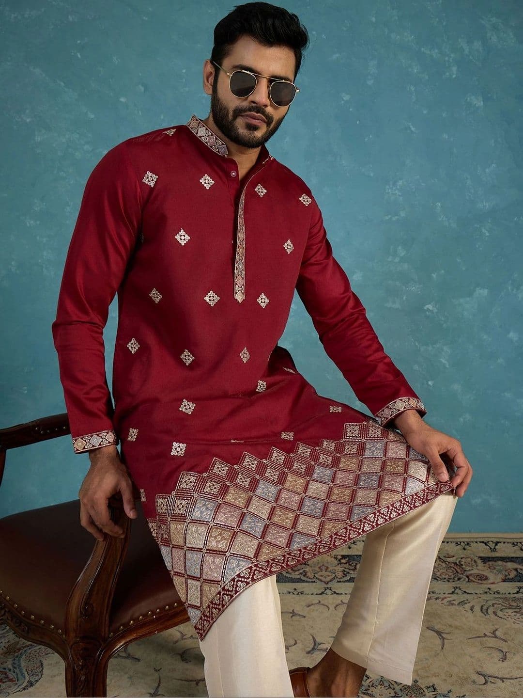 House of Pataudi Embroidered Mandarin Collar Knee Length Straight Kurta thumbnail 3