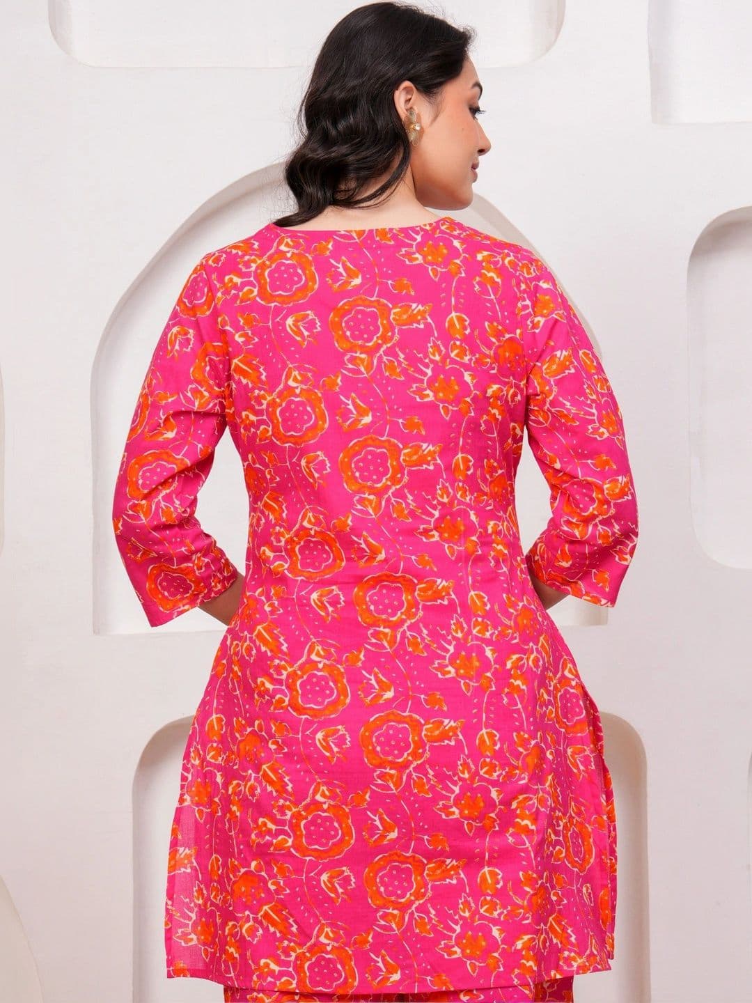 Aramya Women Floral Printed Floral Kurta thumbnail 6