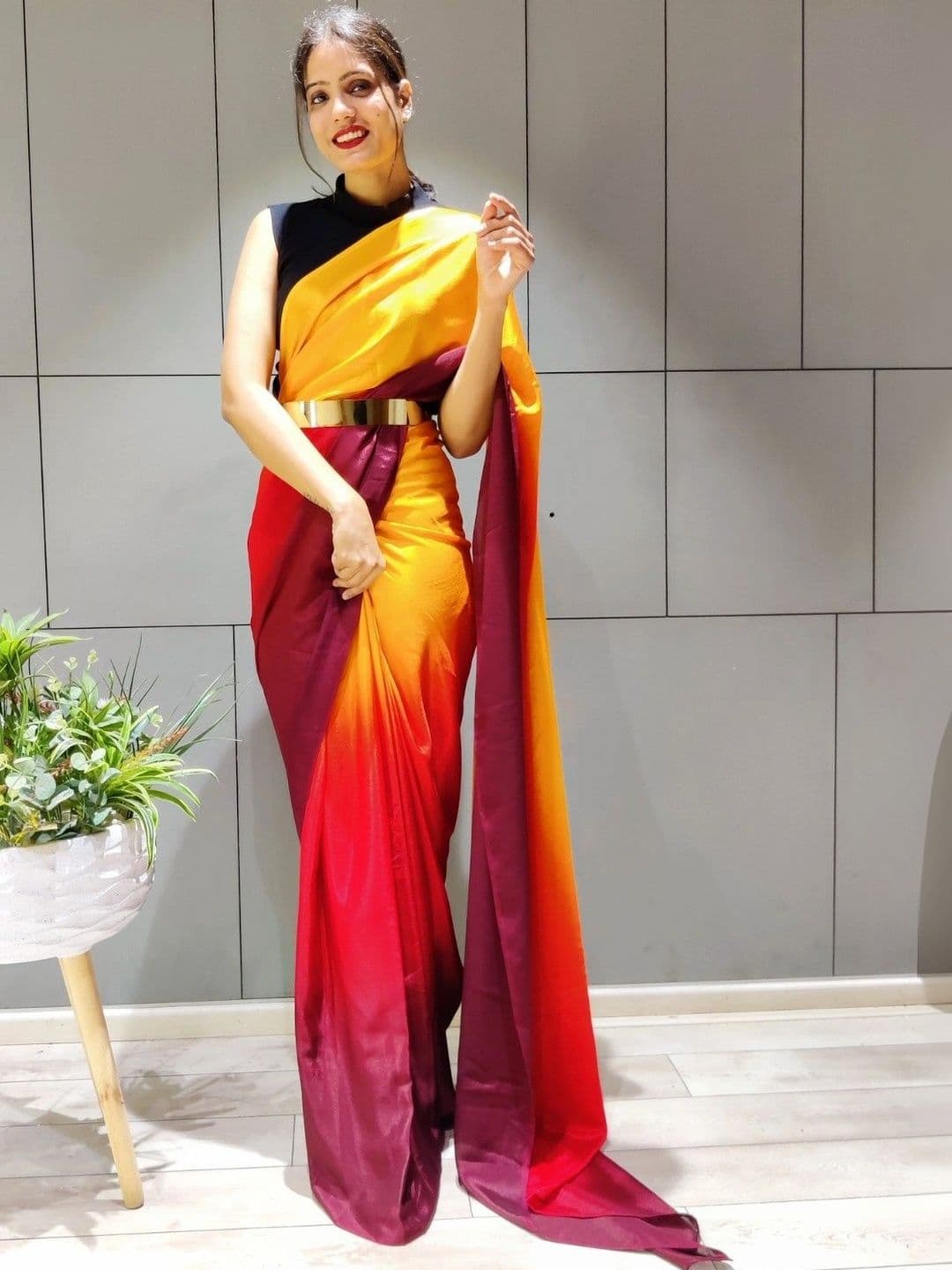 Sangria Ombre Poly Chiffon Belted Maheshwari Saree thumbnail 3