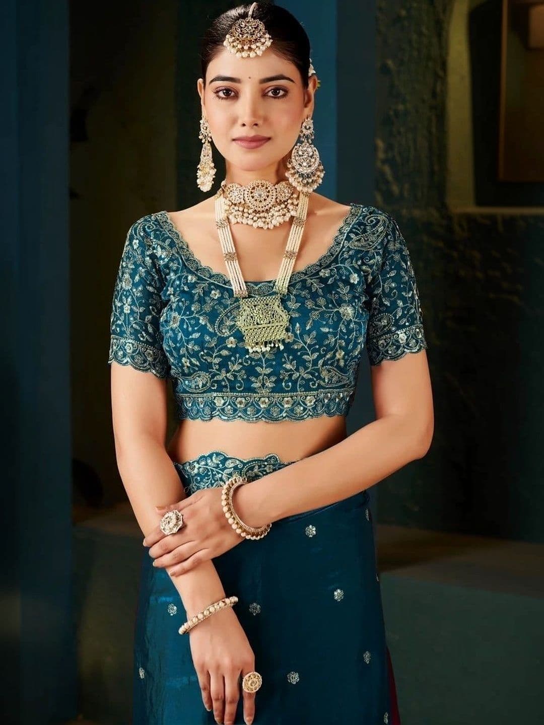 kantuba Floral Embroidered Satin Banarasi Saree thumbnail 7