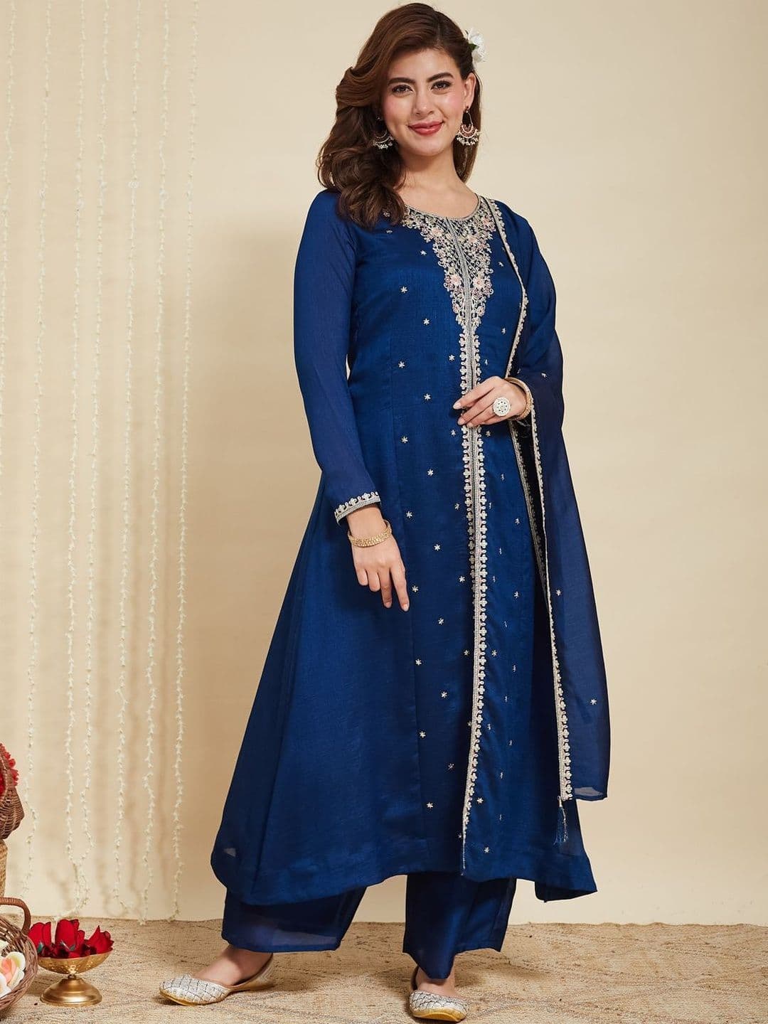 MOKOSH Women Silk Embroidered Anarkali Kurta and Pant with Dupatta Set thumbnail 6