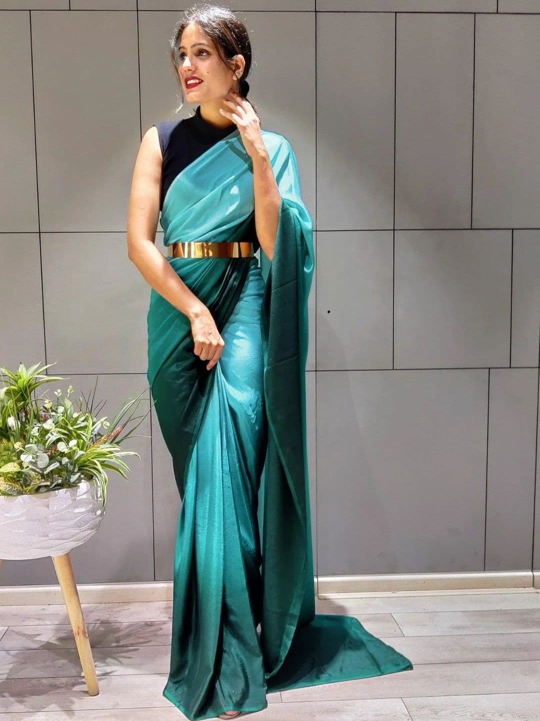 Sangria Women Ombre Poly Chiffon Belted Maheshwari Saree thumbnail 5