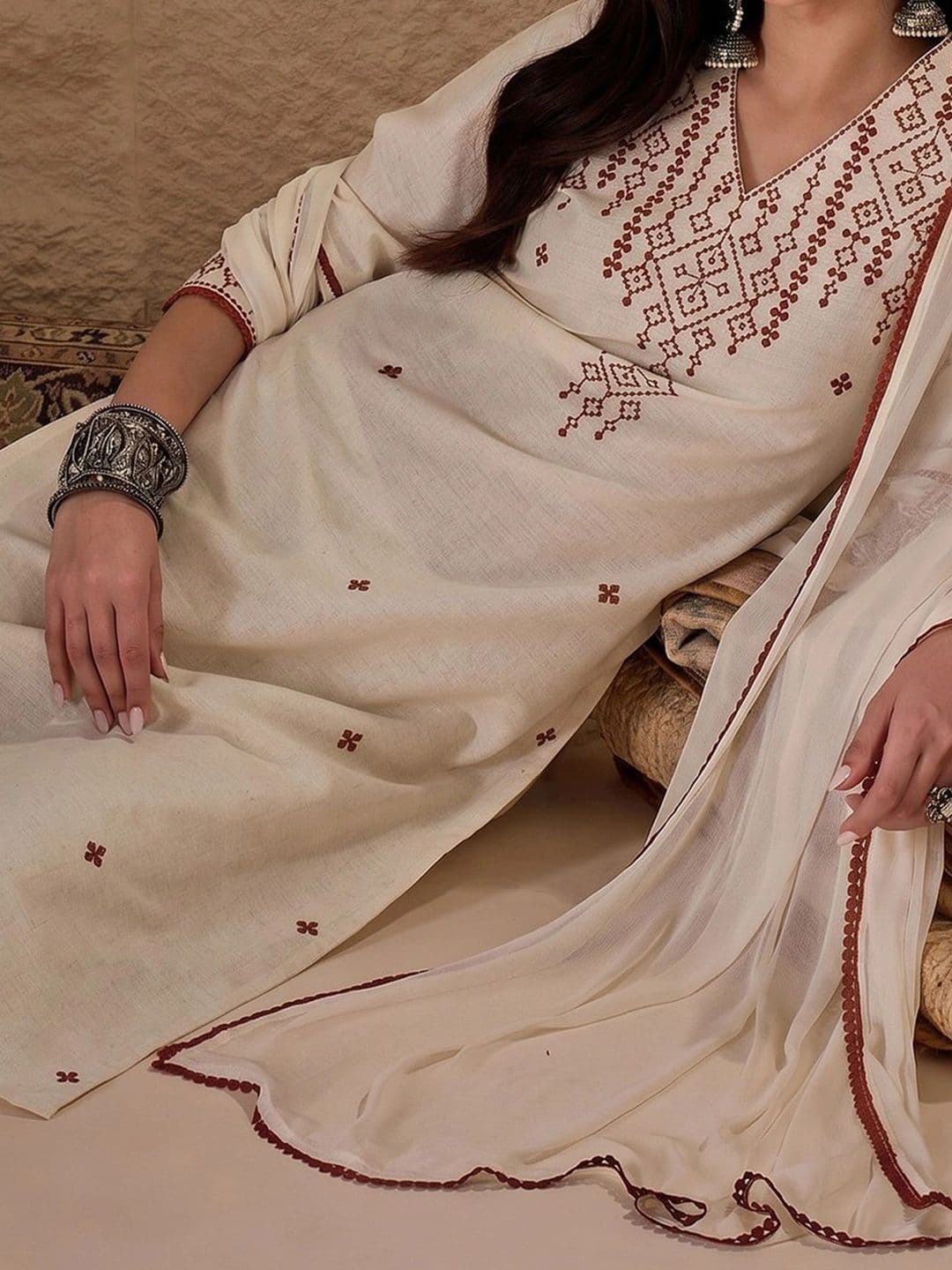 AVANSHEE Women Ethnic Motifs Embroidered Regular Thread Work Pure Cotton kurta thumbnail 6