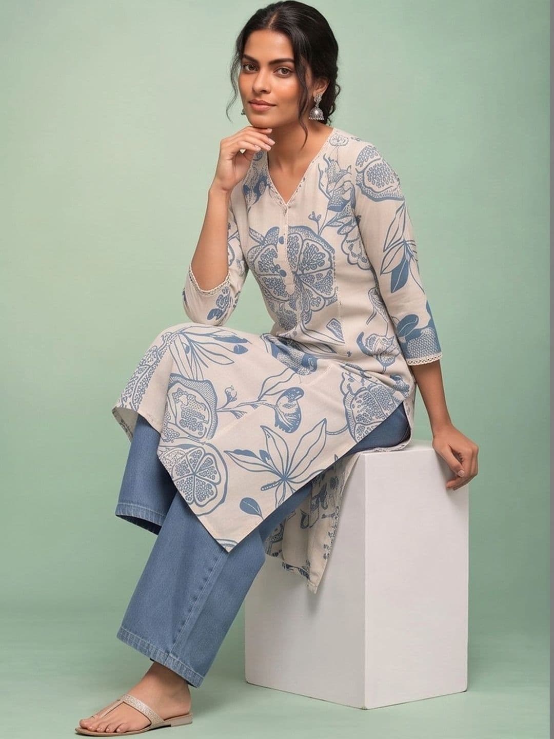 AADVIKA Women Floral Printed Quirky Kurta thumbnail 5