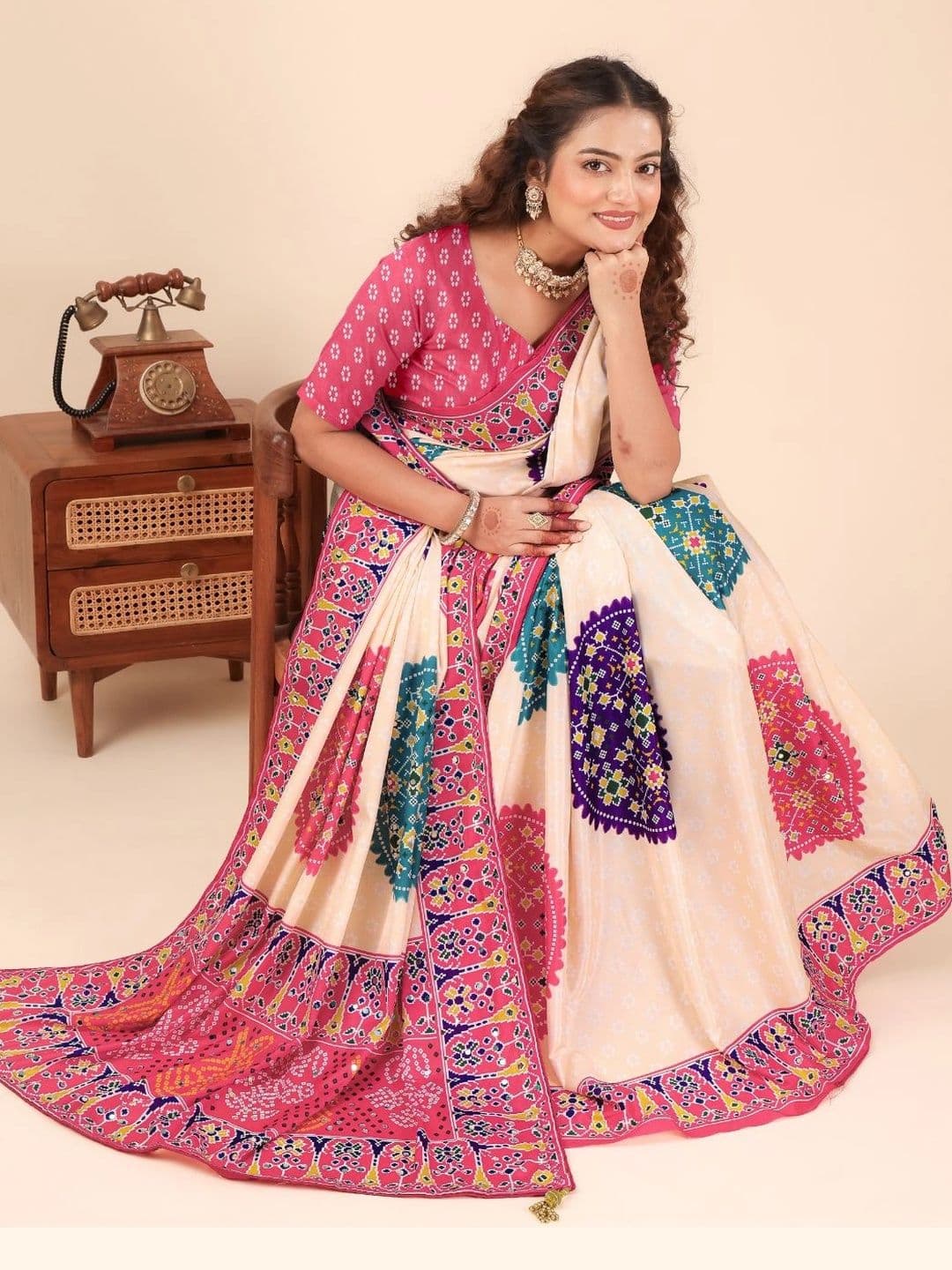 LAVYANSH CREATION Embellished Mirror Work Silk Blend Patola Saree thumbnail 2