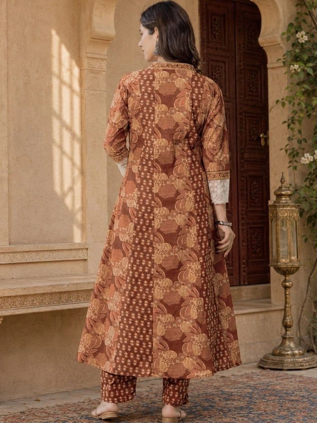 Sangria Women Floral Printed Empire Pure Cotton Kurta with Trousers & With Dupatta thumbnail 5