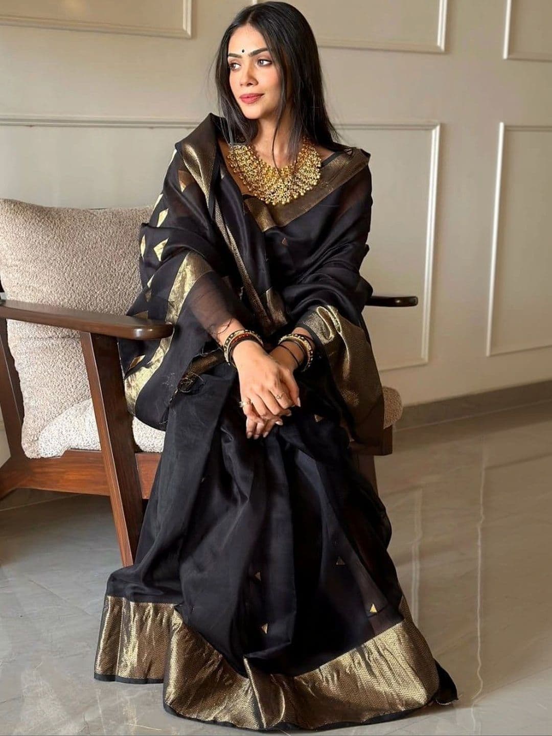 Achyata Zari Art Silk Banarasi Saree thumbnail 6