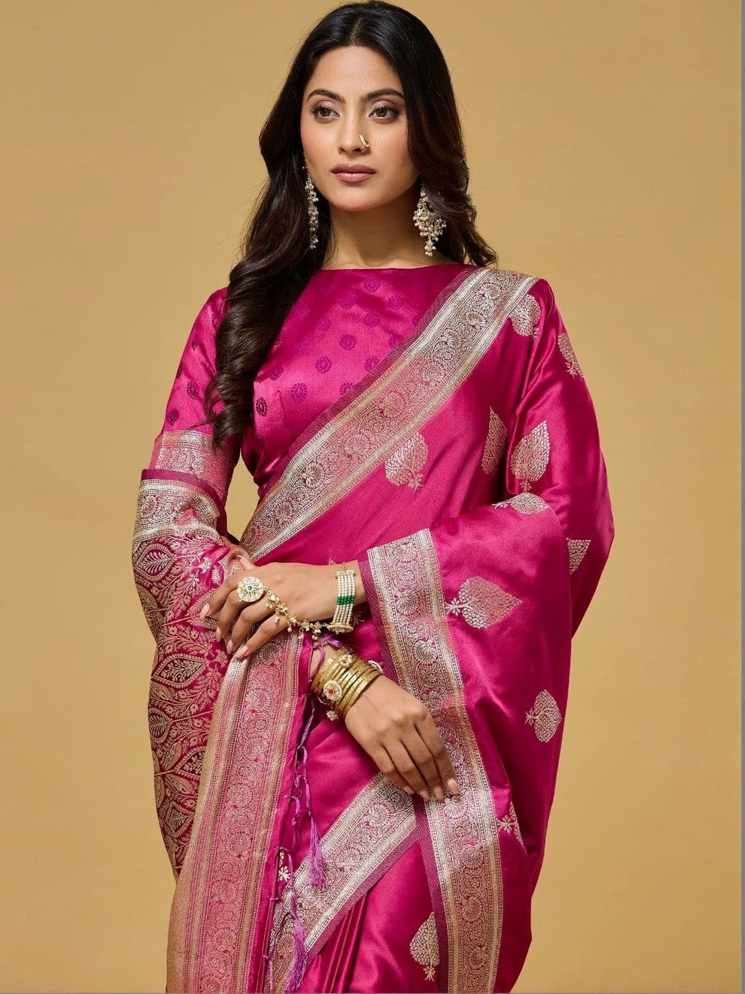 kasee Floral Zari Silk Blend Designer Banarasi Saree thumbnail 4