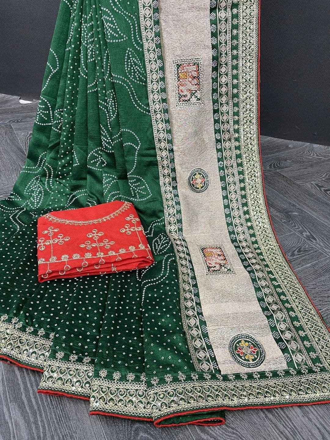 SmileyFashion Bandhani Embroidered Art Silk Designer Saree thumbnail 2
