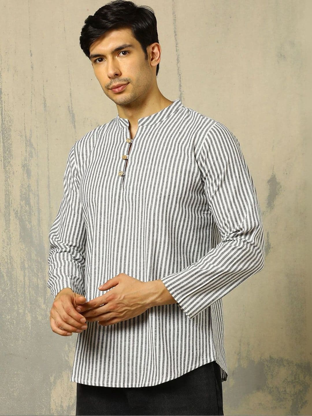 Anouk Woven Design Striped Cotton Handloom Mandarin Collar Short Kurta thumbnail 7