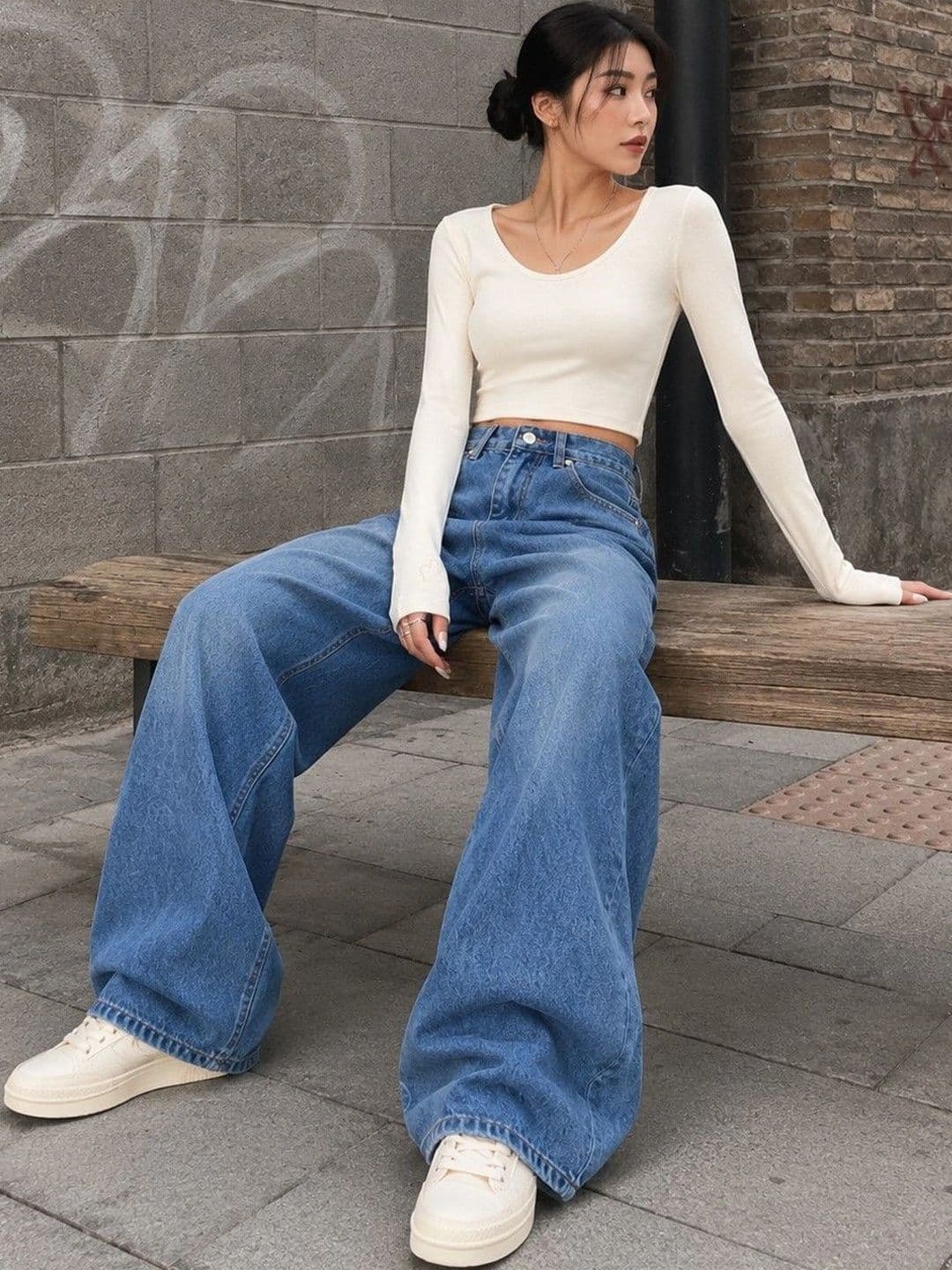 DressBerry Women Comfort Wide Leg High-Rise Light Fade Stretchable Jeans thumbnail 3