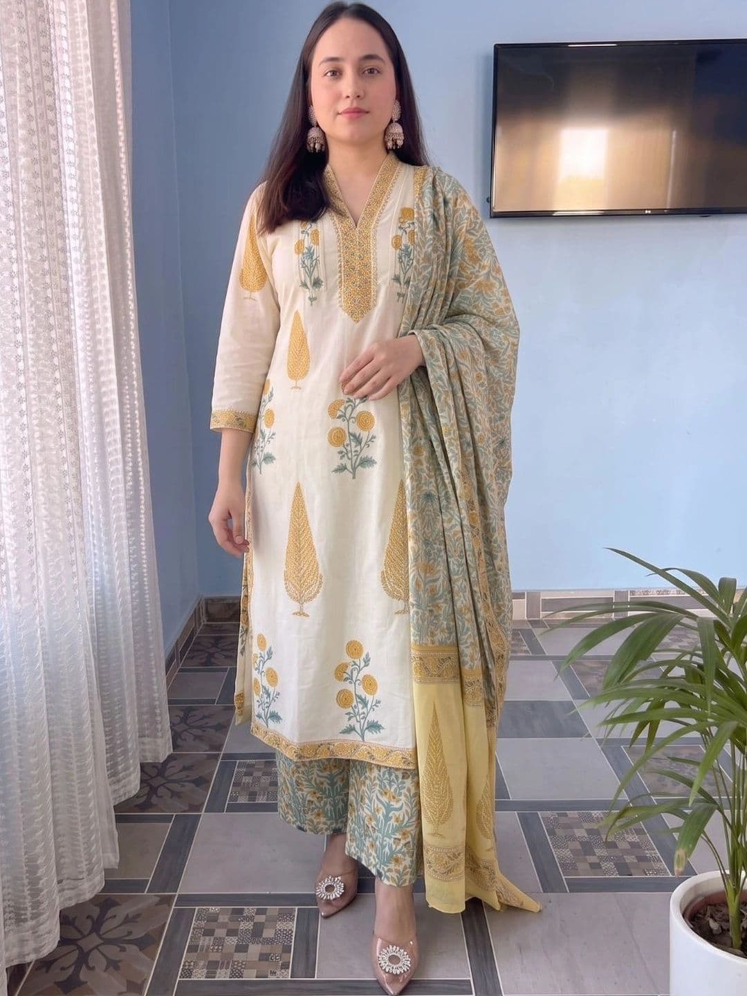 IKLO Women Floral Printed Regular Pure Cotton Kurta with Palazzos & With Dupatta - view 1