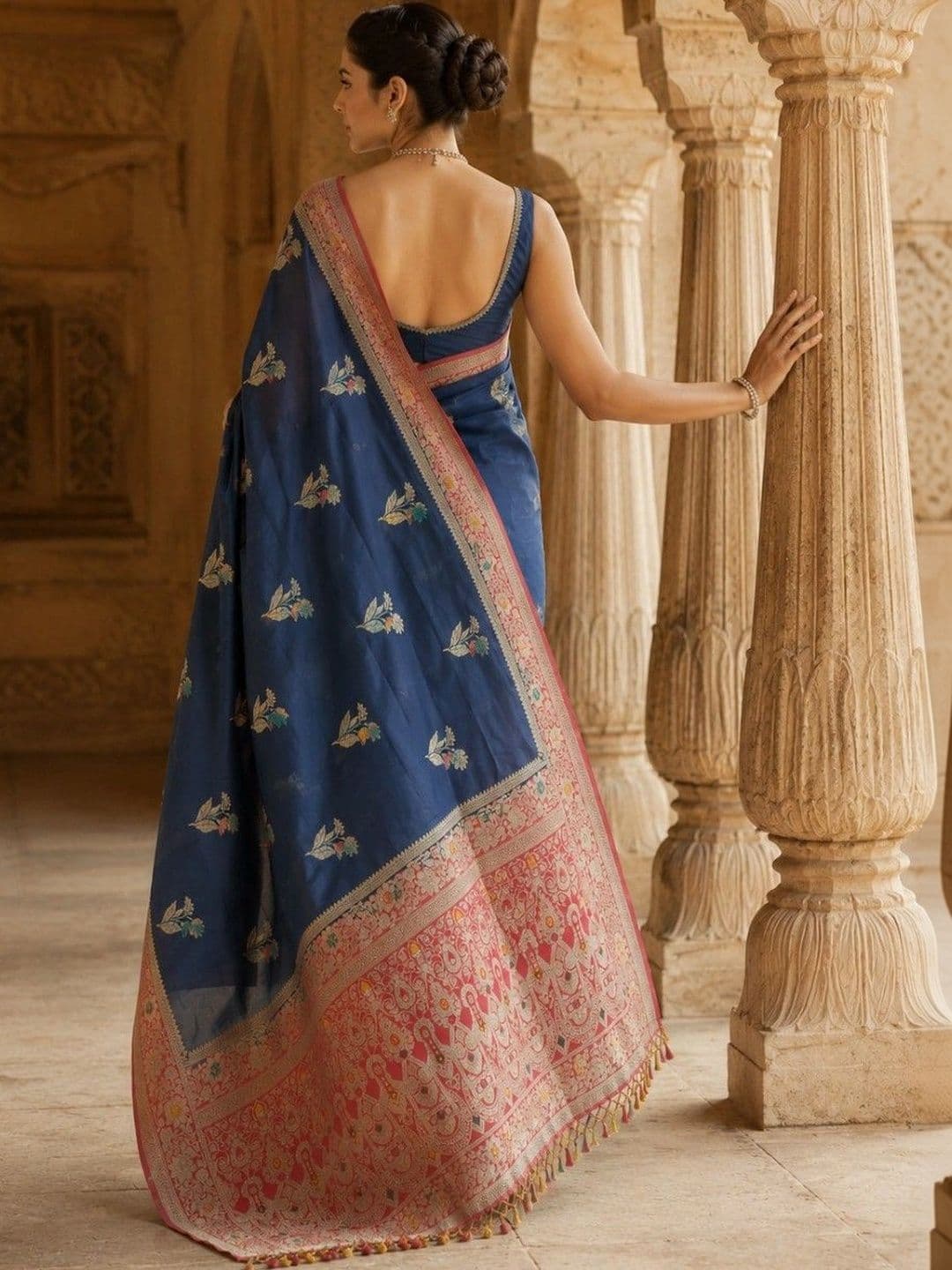 House of Neyvara Woven Design Zari Silk Blend Banarasi Saree thumbnail 3