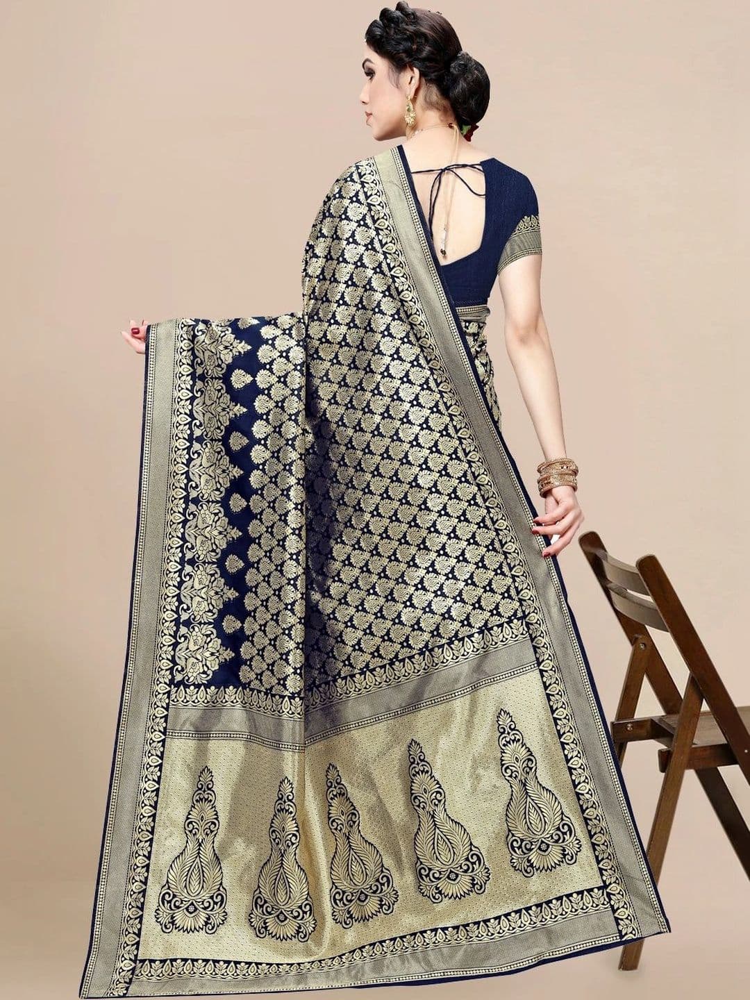 Sangria Paisley Zari Silk Blend Designer Banarasi Saree thumbnail 6