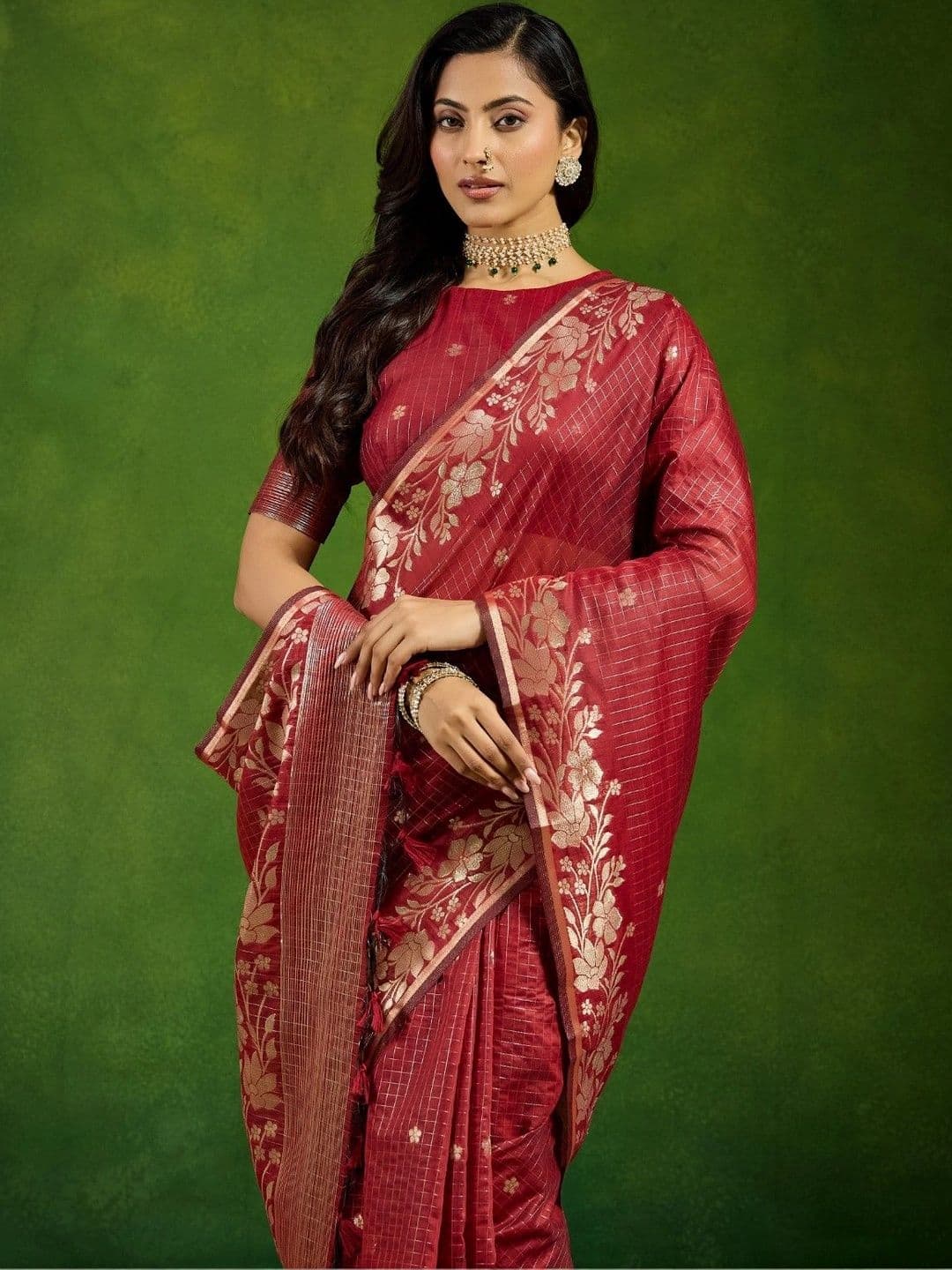 kasee Floral Zari Silk Blend Designer Saree thumbnail 7