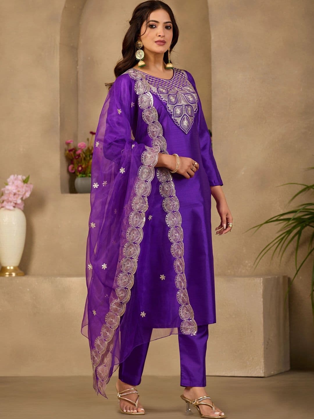 Sangria Women Ethnic Motifs Embroidered Regular Thread Work Kurta with Trousers & With Dupatta thumbnail 2