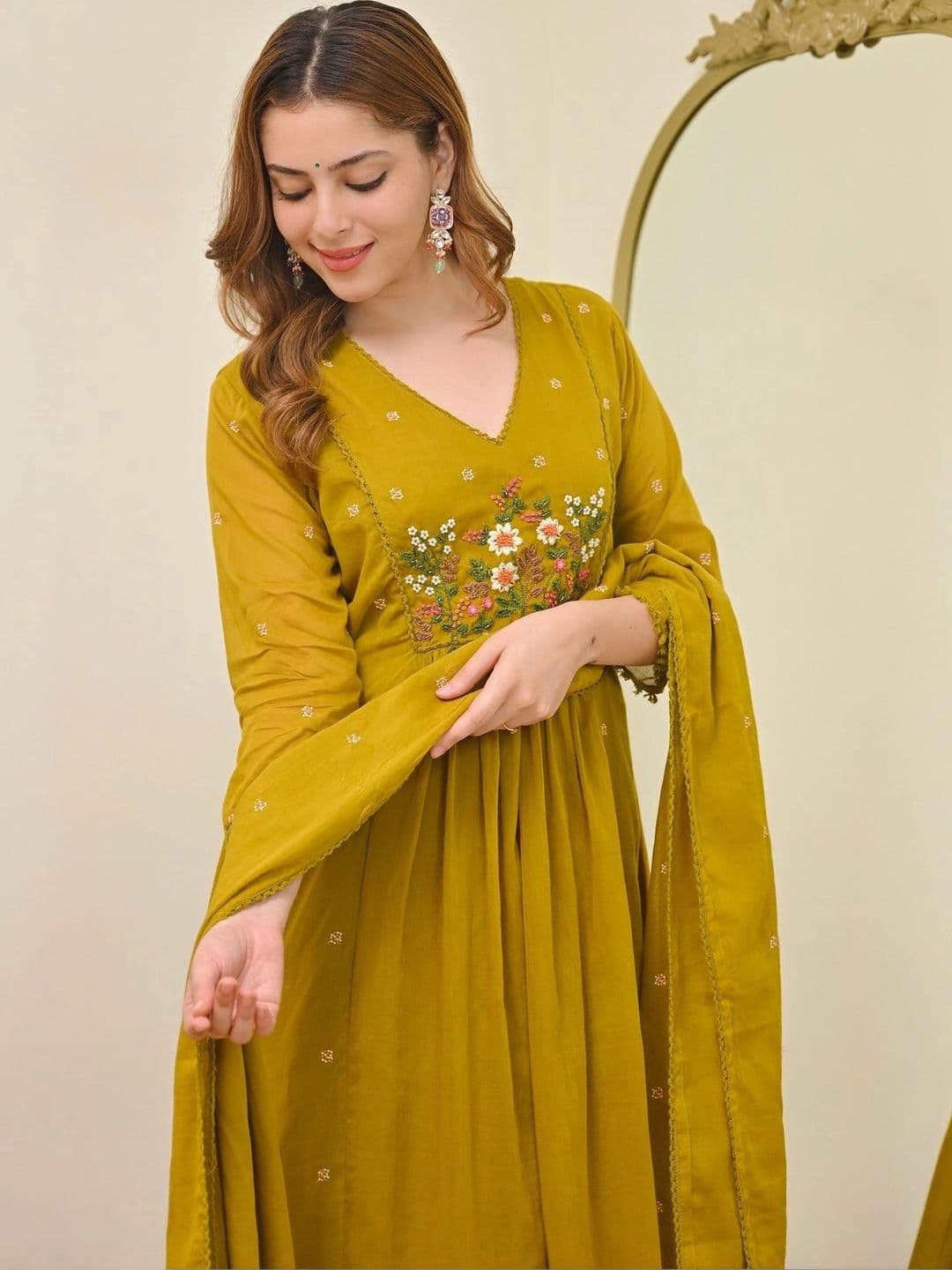 SHREE KHODAL FASHION Women Floral Thread Work Chanderi Cotton Kurta with Trousers & With thumbnail 3