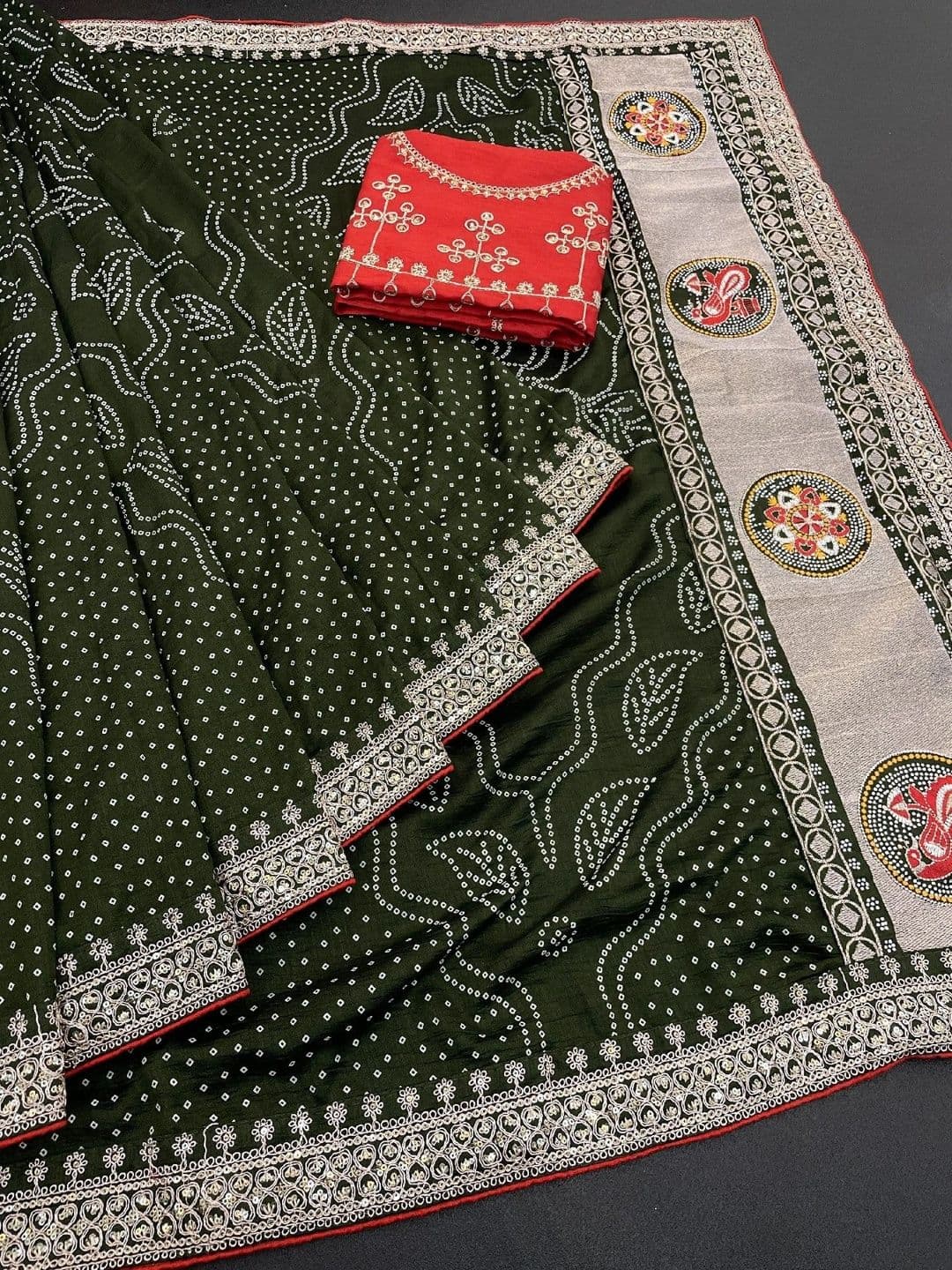 SmileyFashion Bandhani Embroidered Art Silk Designer Saree thumbnail 2