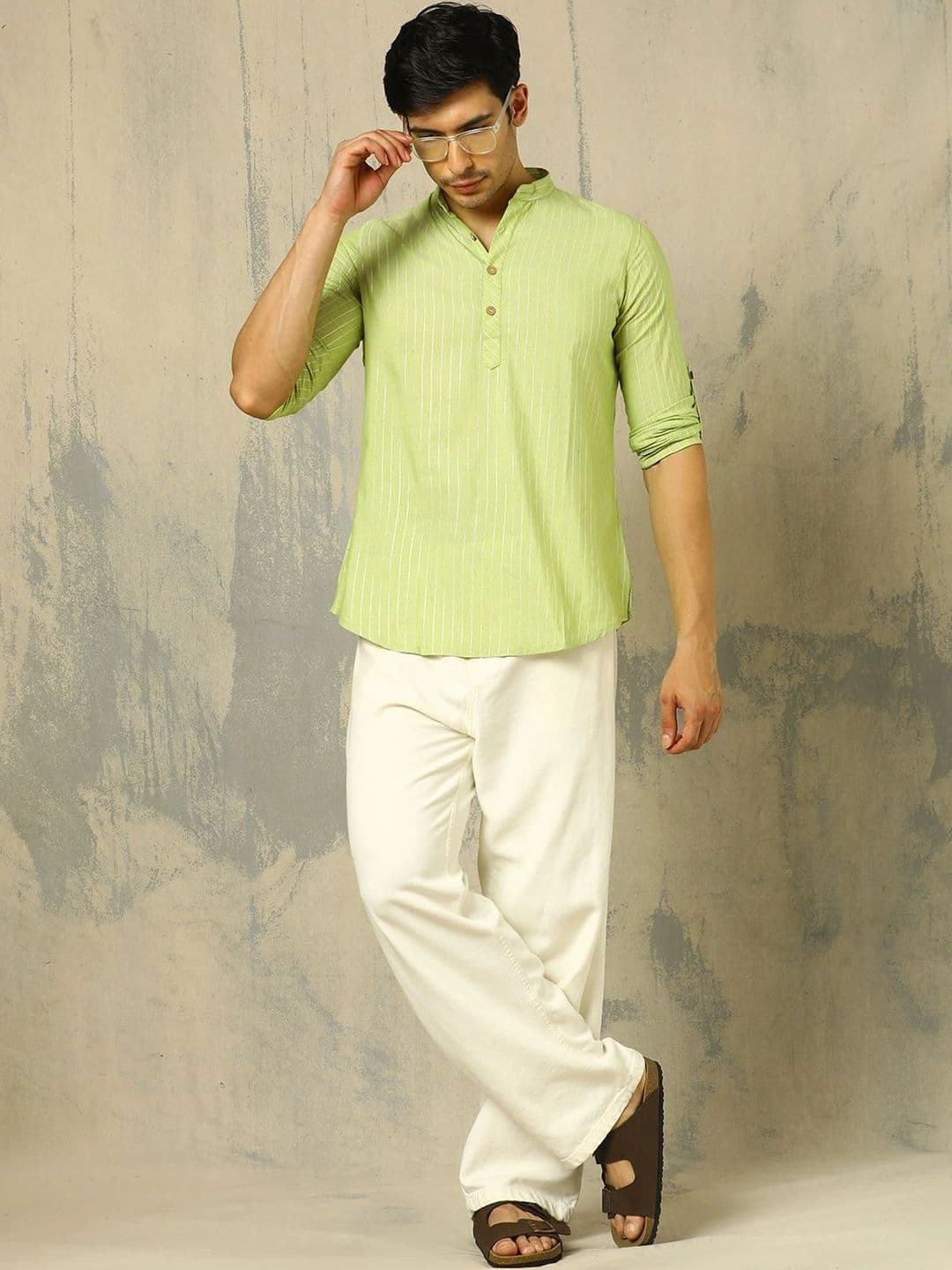 Anouk Woven Design Solid Cotton Handloom Mandarin Collar Short Kurta thumbnail 4