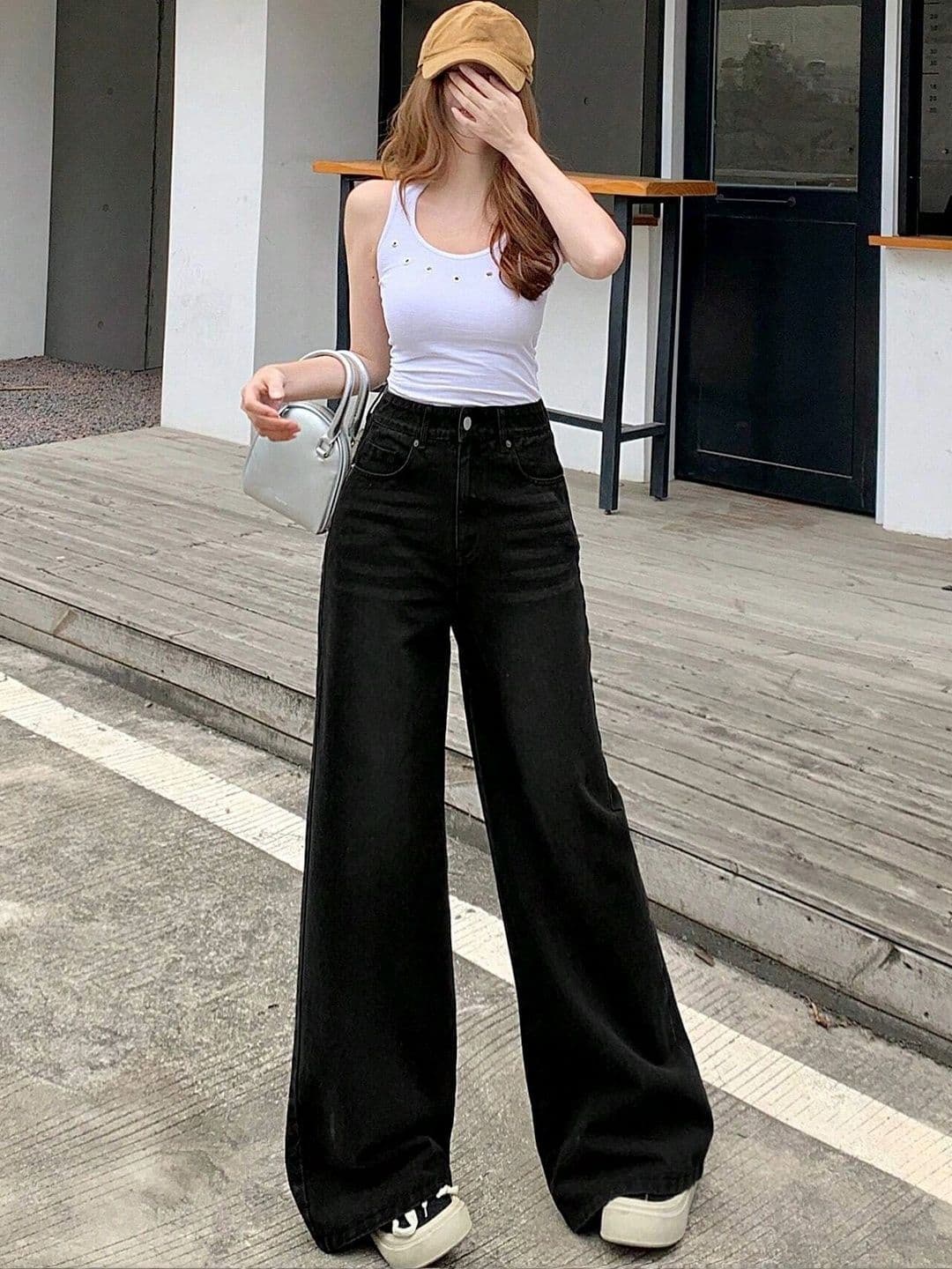 AAV2 Women Wide Leg High-Rise Light Fade Stretchable Jeans thumbnail 5