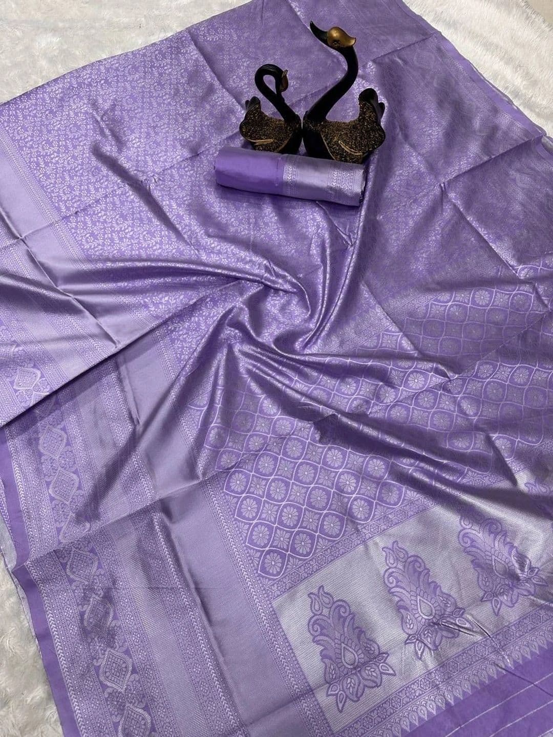 revika Floral Zari Art Silk Designer Kanjeevaram Saree thumbnail 4
