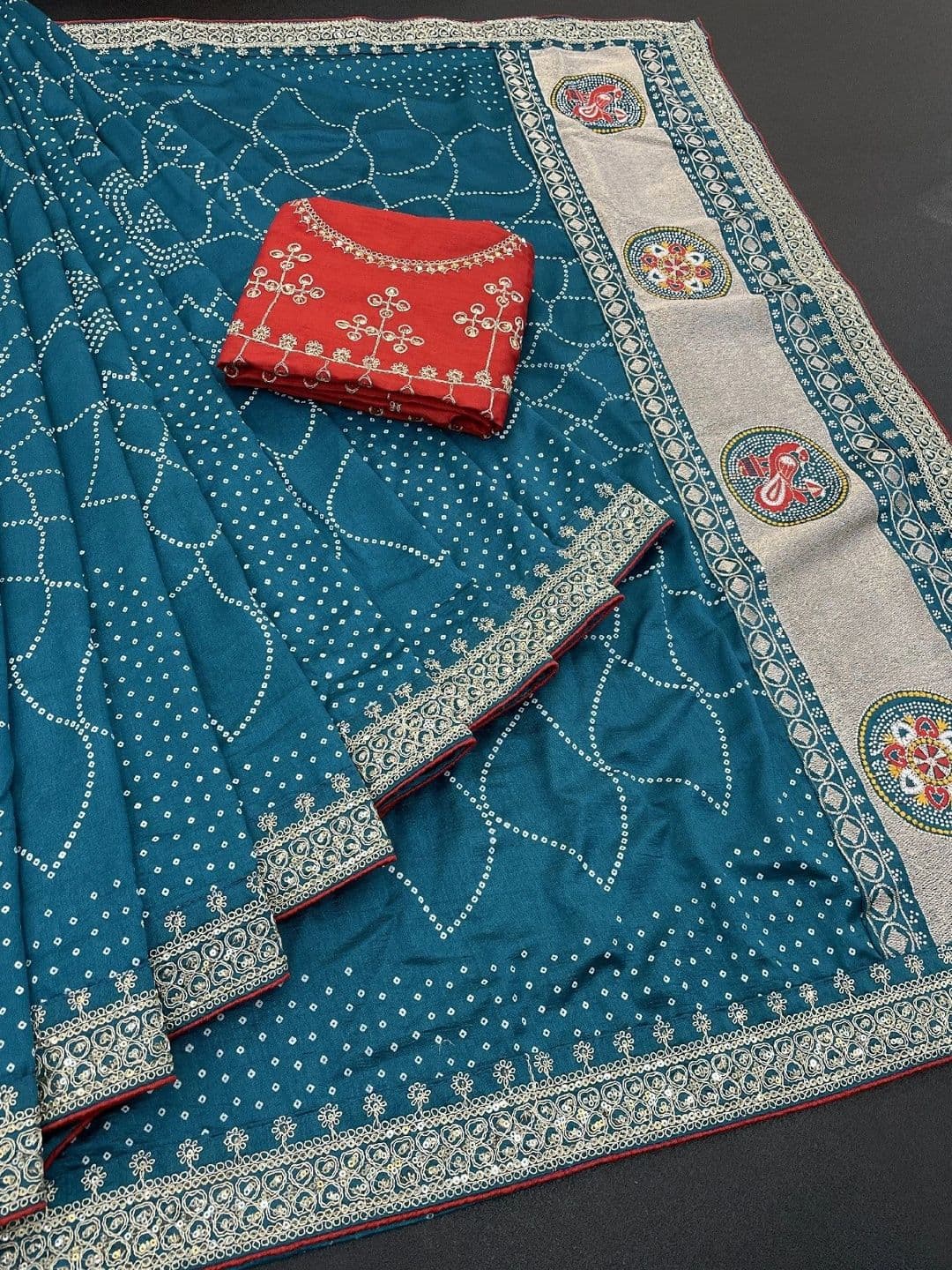 SmileyFashion Bandhani Embroidered Art Silk Designer Saree thumbnail 2