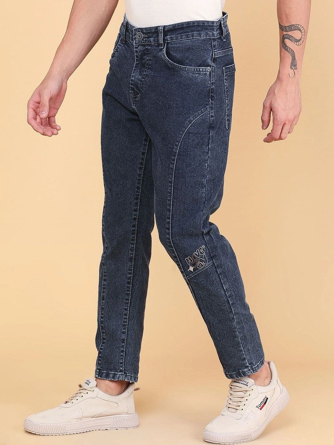 V-Mart Men Regular Fit Mid-Rise Embroidered Jeans thumbnail 4