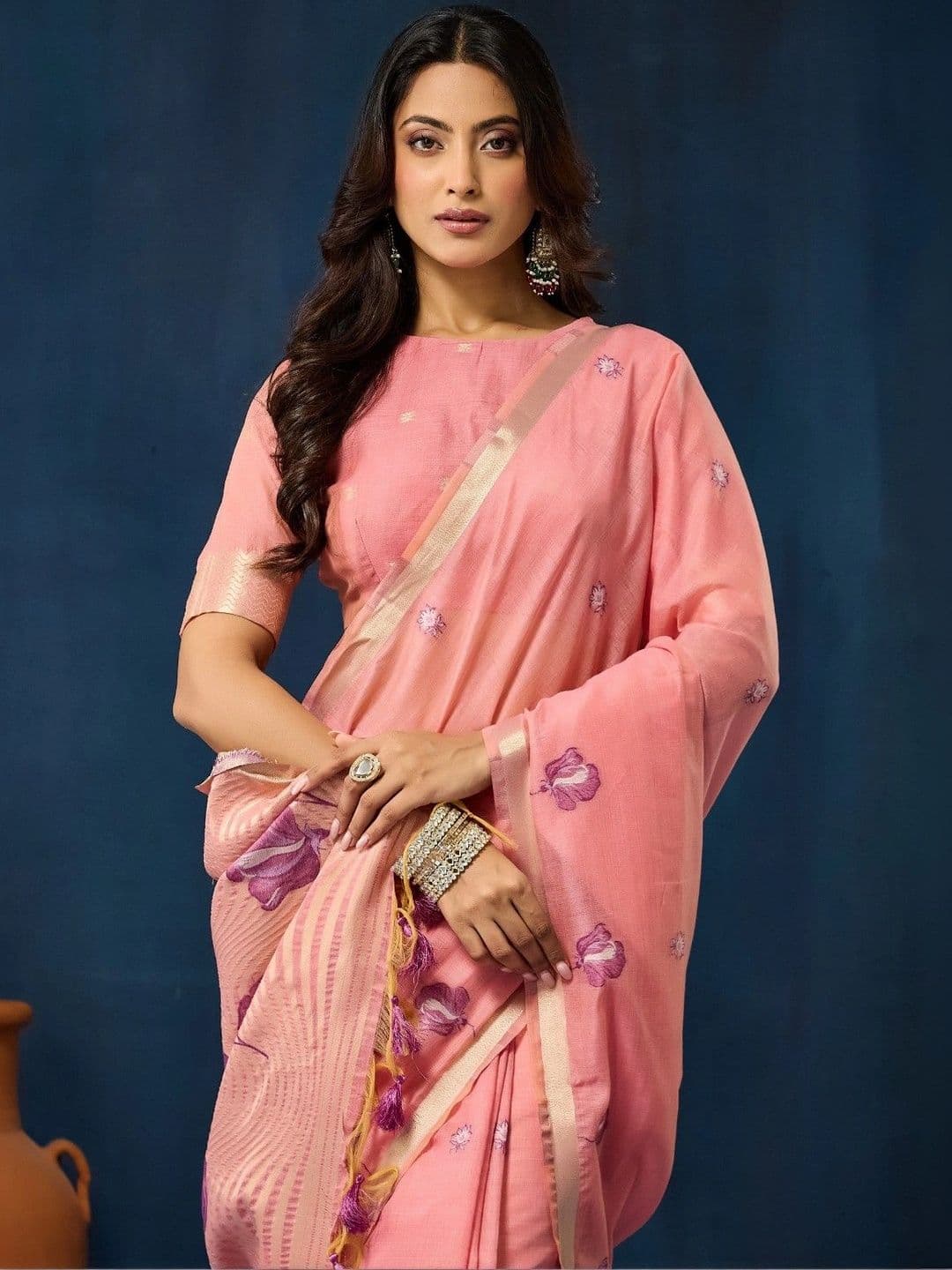 kasee Floral Zari Pure Cotton Designer Saree thumbnail 5