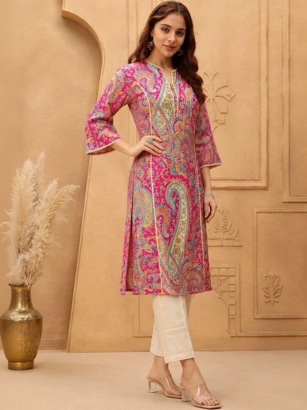 MEWEAR Women Paisley Printed Flared Sleeves Kurta thumbnail 3