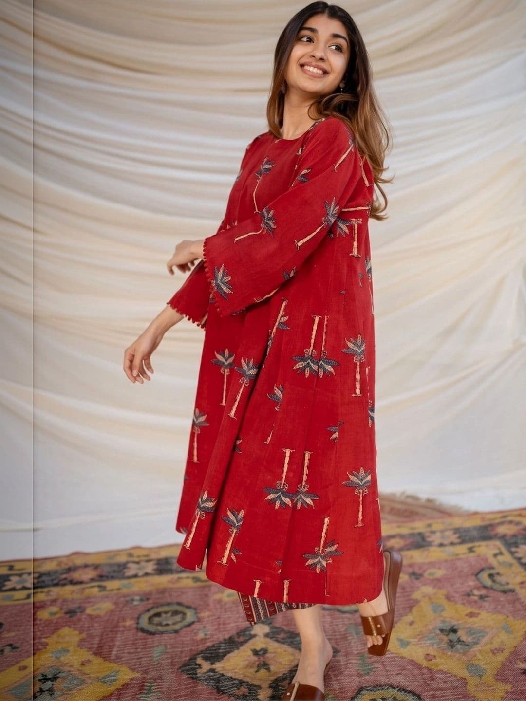IKLO Women Ethnic Motifs Printed Regular Pure Cotton Kurta with Trousers thumbnail 2