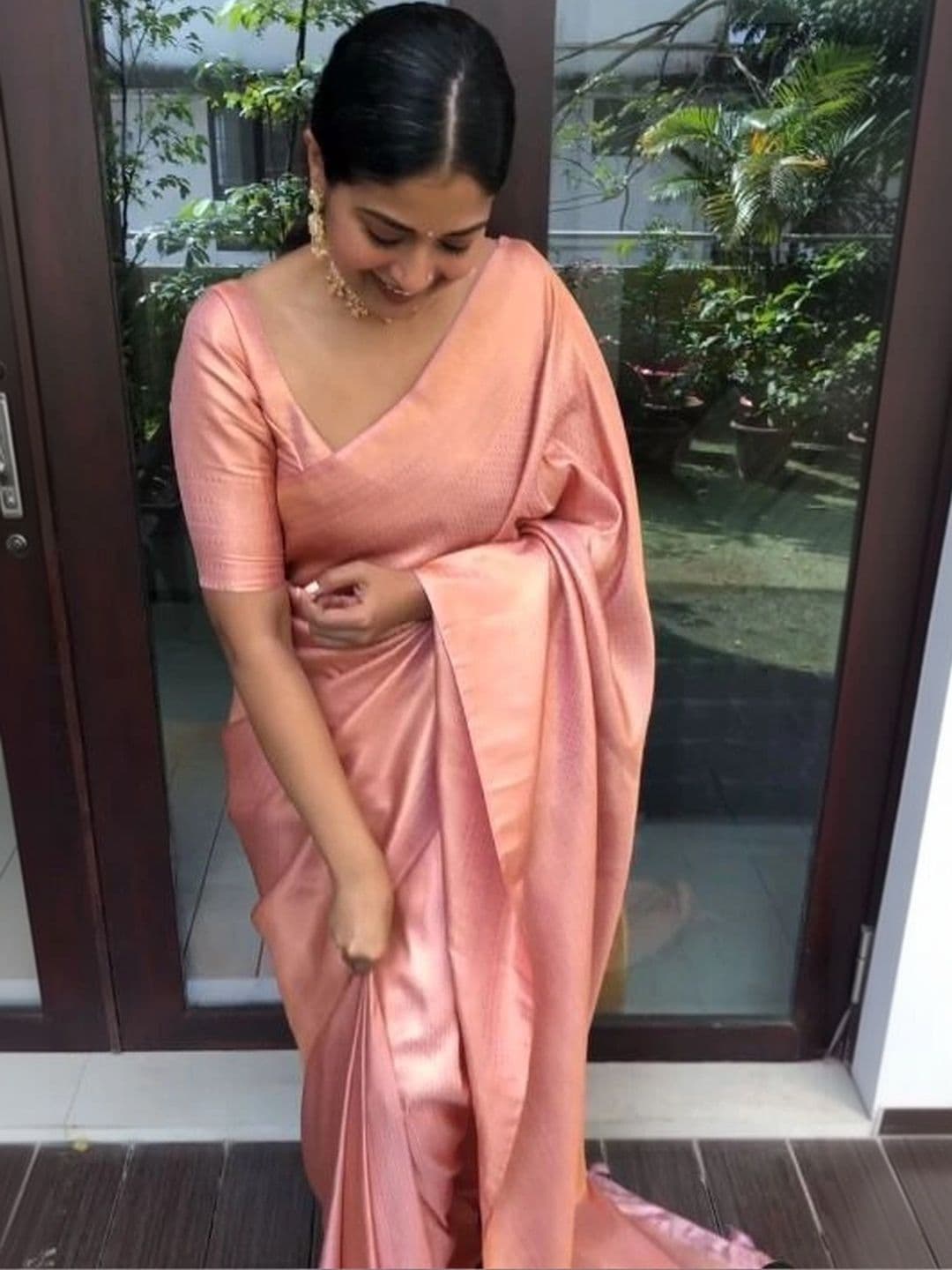 revika Woven Design Art Silk Designer Kanjeevaram Saree thumbnail 3