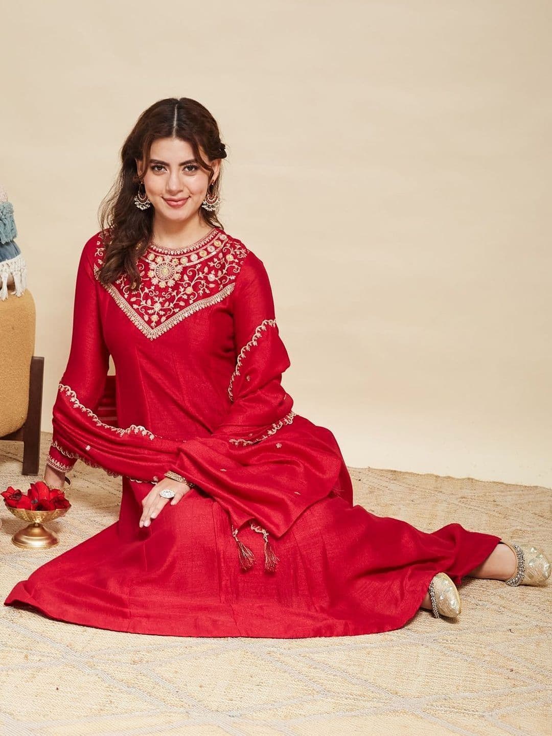 MOKOSH Women Silk Embroidered Anarkali Kurta And Pant Set With Dupatta thumbnail 4