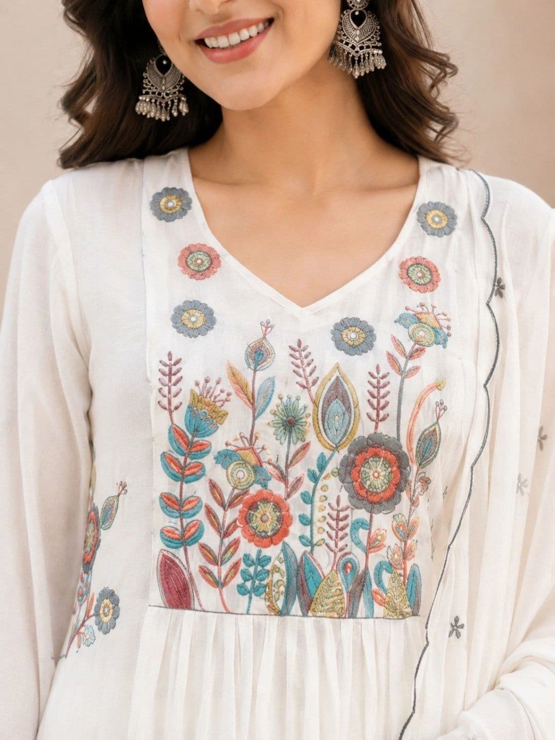 ESHMYRA Women Ethnic Motifs Embroidered Empire Thread Work Chanderi Silk Kurta with Palazzos & With Dupatta thumbnail 4