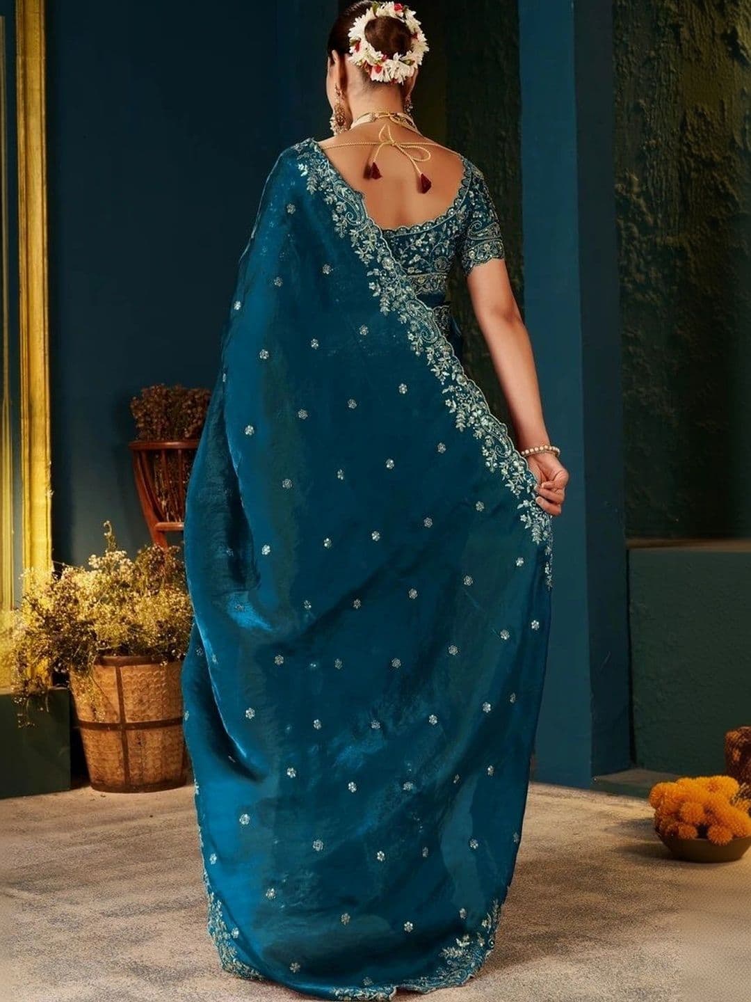 kantuba Floral Embroidered Satin Banarasi Saree thumbnail 6