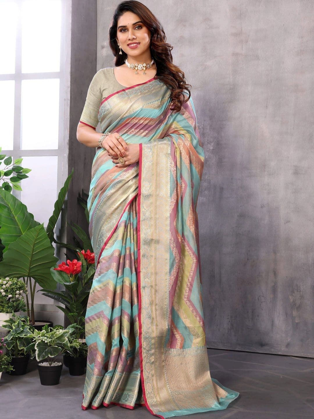 Sangria Woven Design Zari Silk Blend Designer Kanjeevaram Saree - view 1