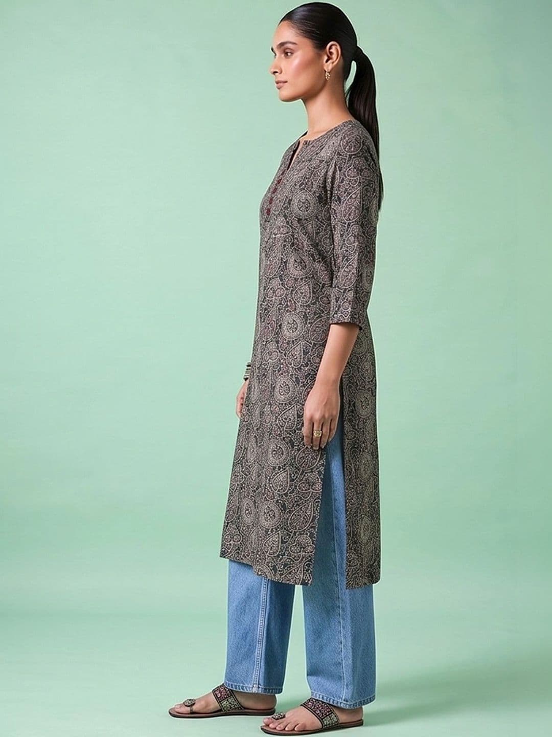 AADVIKA Women Paisley Printed Thread Work Kurta thumbnail 2