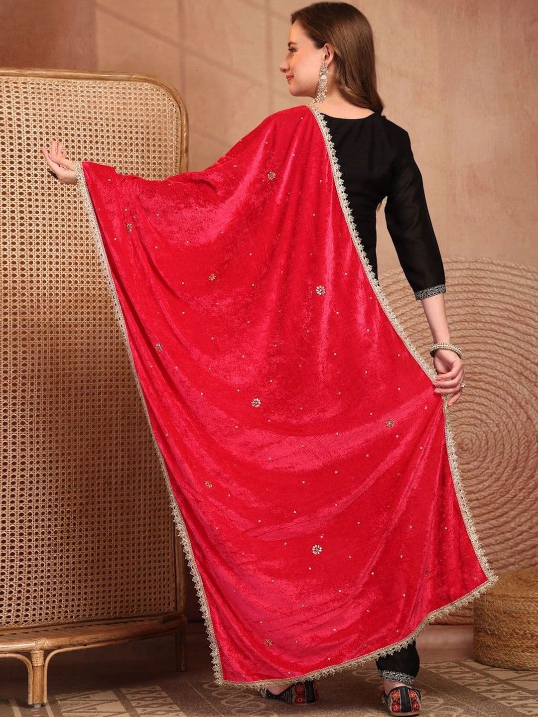 Clora Creation Velvet Dupatta with Zari thumbnail 6