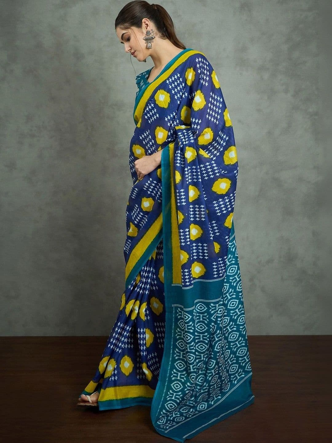 Sangria Woven Design Designer Ikat Saree thumbnail 6
