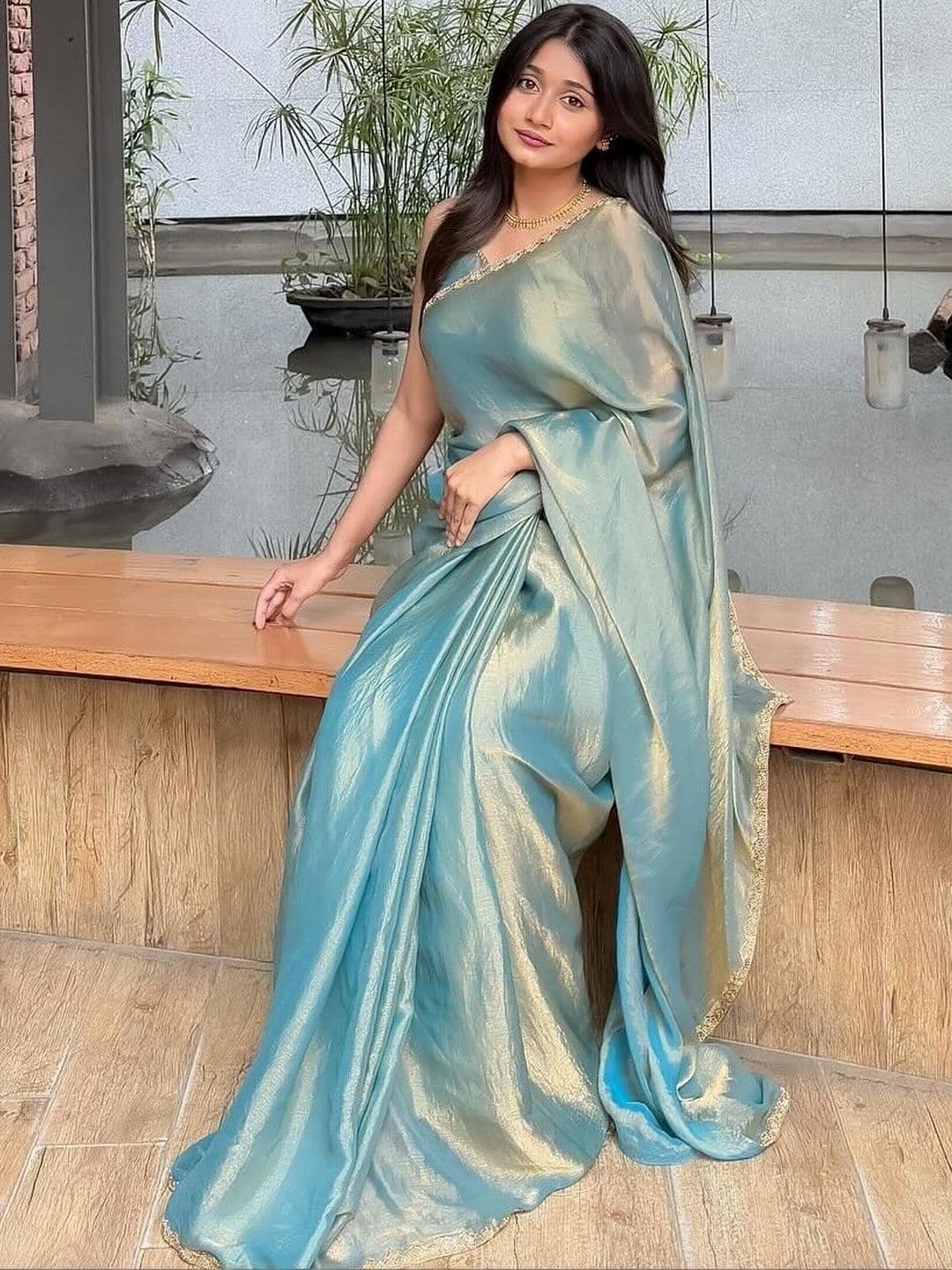 Sangria Women Ethnic Motifs Zari Silk Blend Maheshwari Saree thumbnail 6