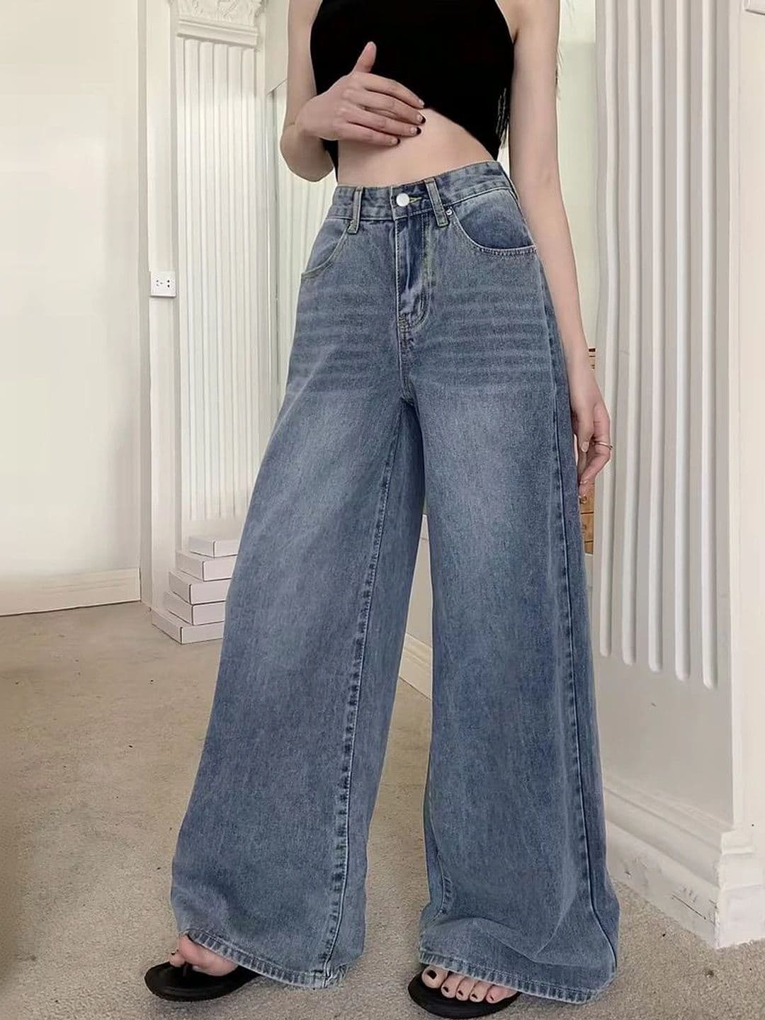 AAV2 Women Wide Leg High-Rise Light Fade Stretchable Jeans thumbnail 3