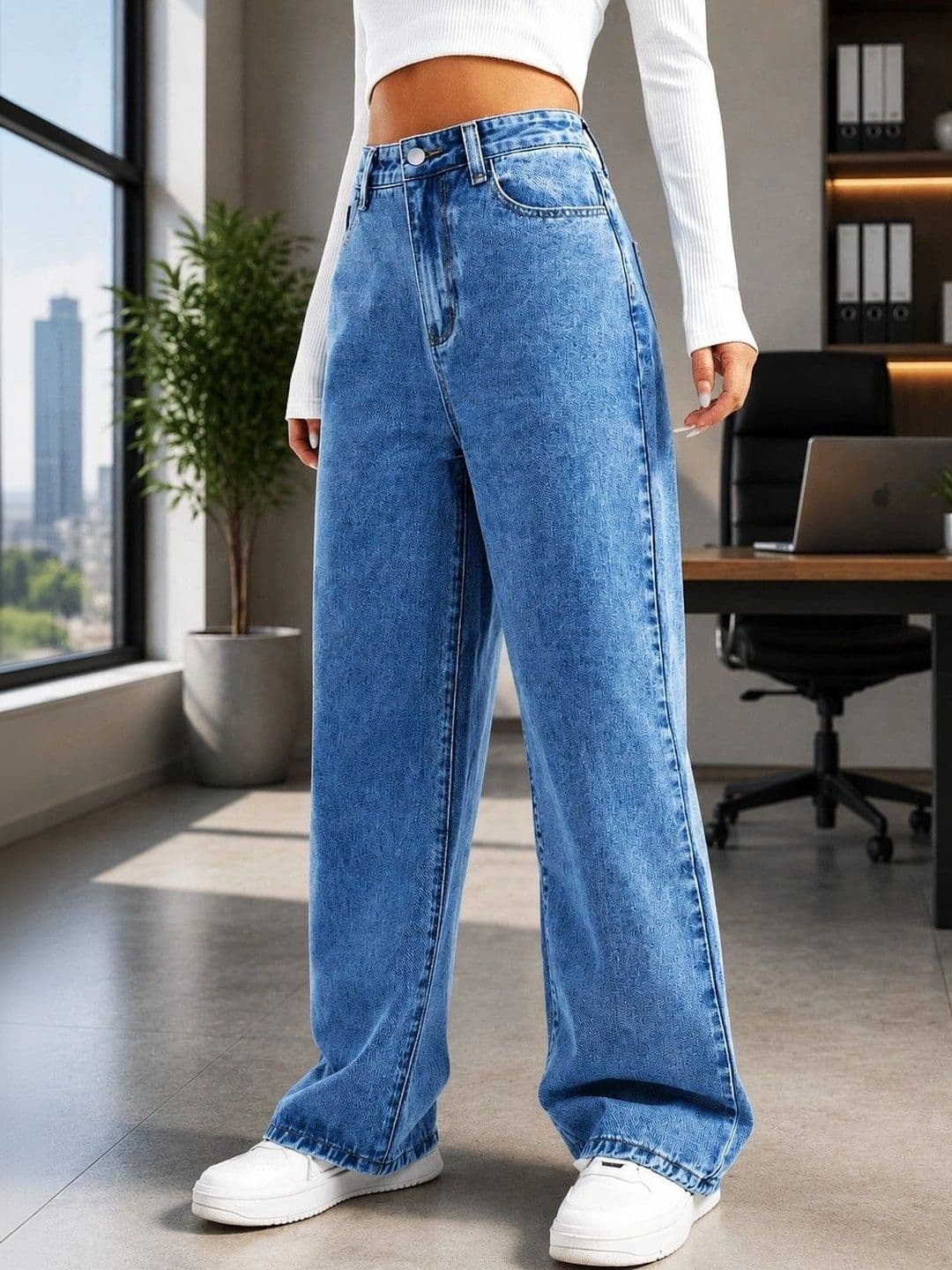 DENIMLOOK Women High-Rise Light Fade Jeans thumbnail 4