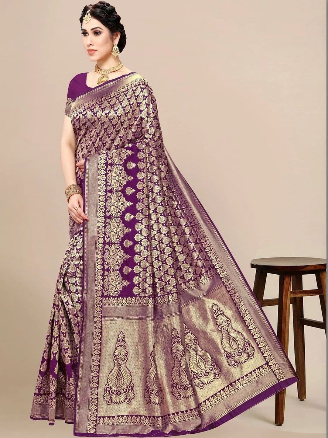 Sangria Woven Design Zari Silk Blend Designer Banarasi Saree thumbnail 4