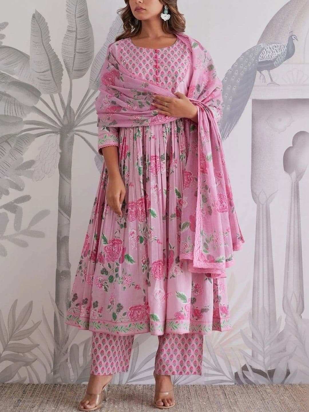 MARIONETTEFASHION Women Floral Printed Empire Pure Cotton Kurta with Trousers & With Dupatta thumbnail 6