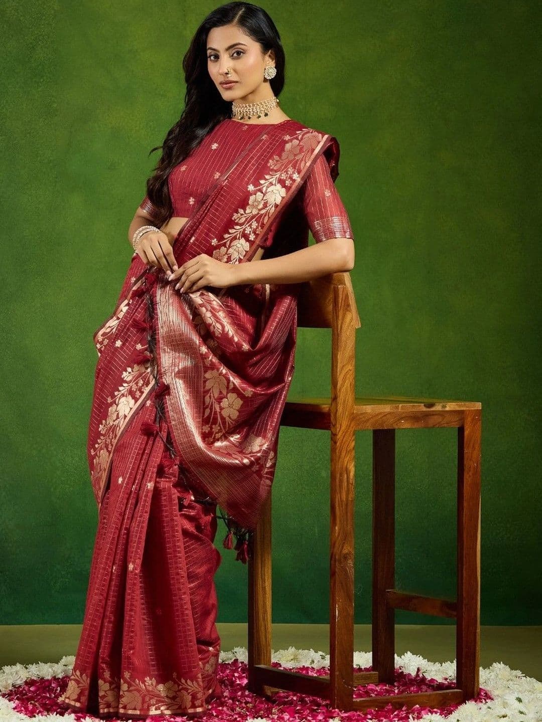 kasee Floral Zari Silk Blend Designer Saree - view 1