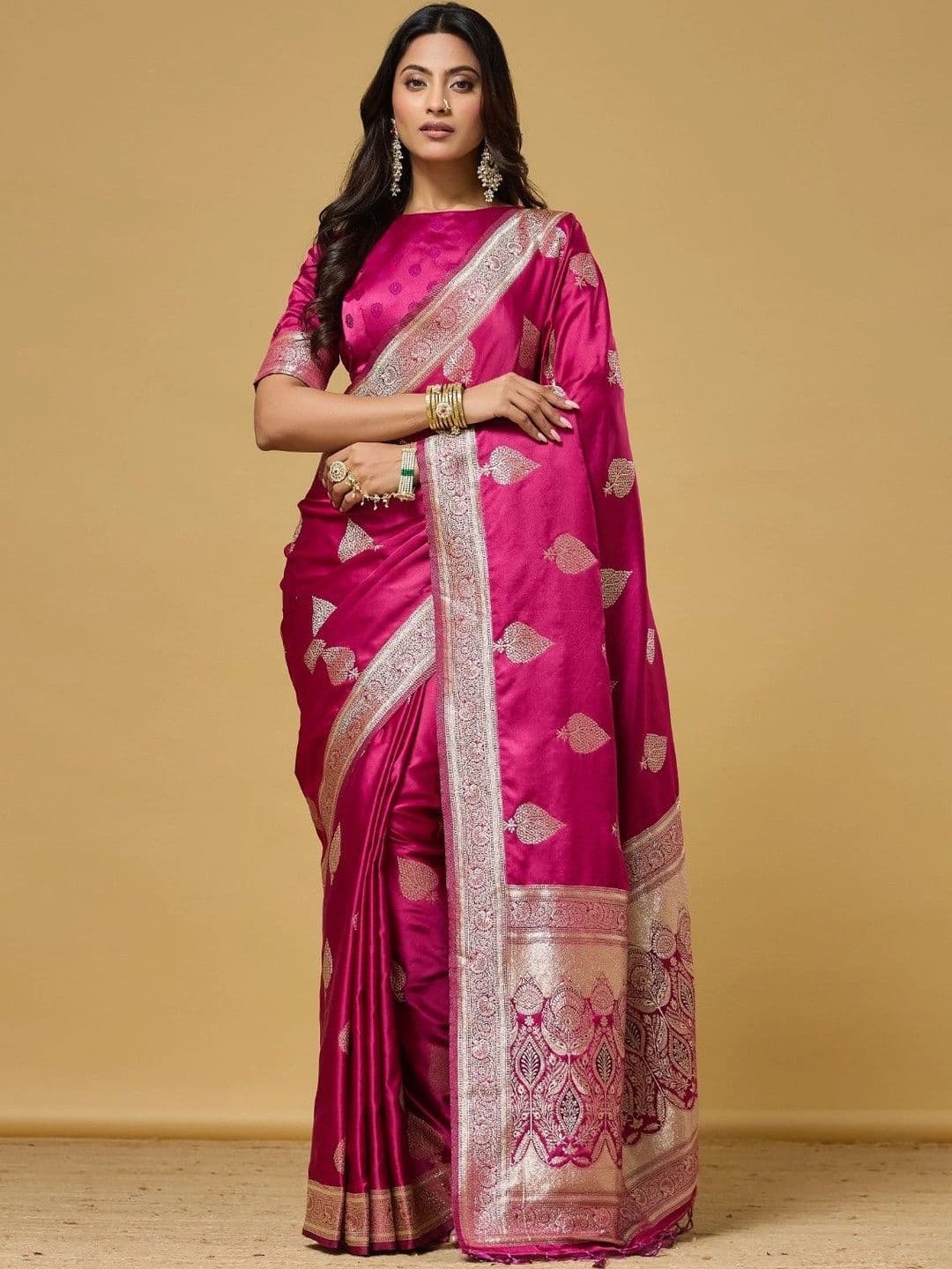 kasee Floral Zari Silk Blend Designer Banarasi Saree - view 1
