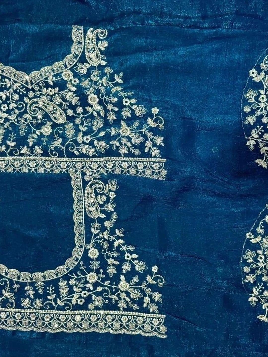 kantuba Floral Embroidered Satin Banarasi Saree thumbnail 4