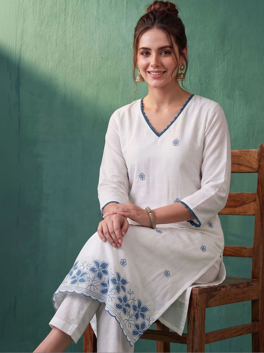 AVANSHEE Women Ethnic Motifs Embroidered Regular Thread Work Kurta with Trousers thumbnail 5