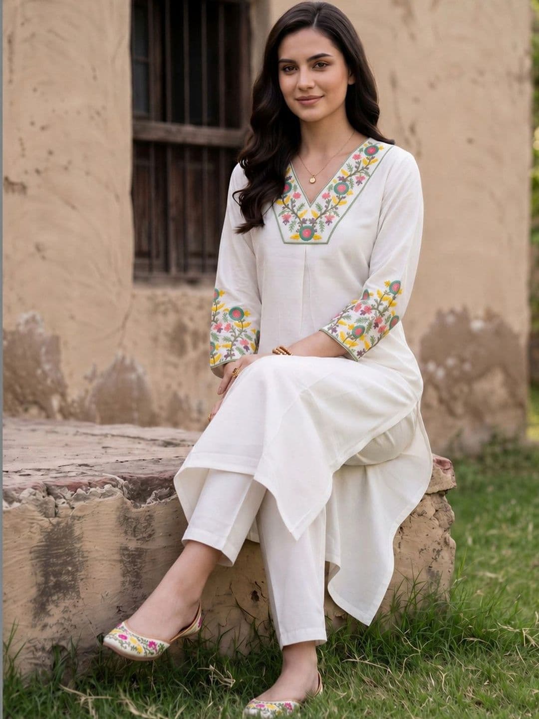Indo Era Women Floral Embroidered Regular Thread Work Kurta with Trousers thumbnail 5