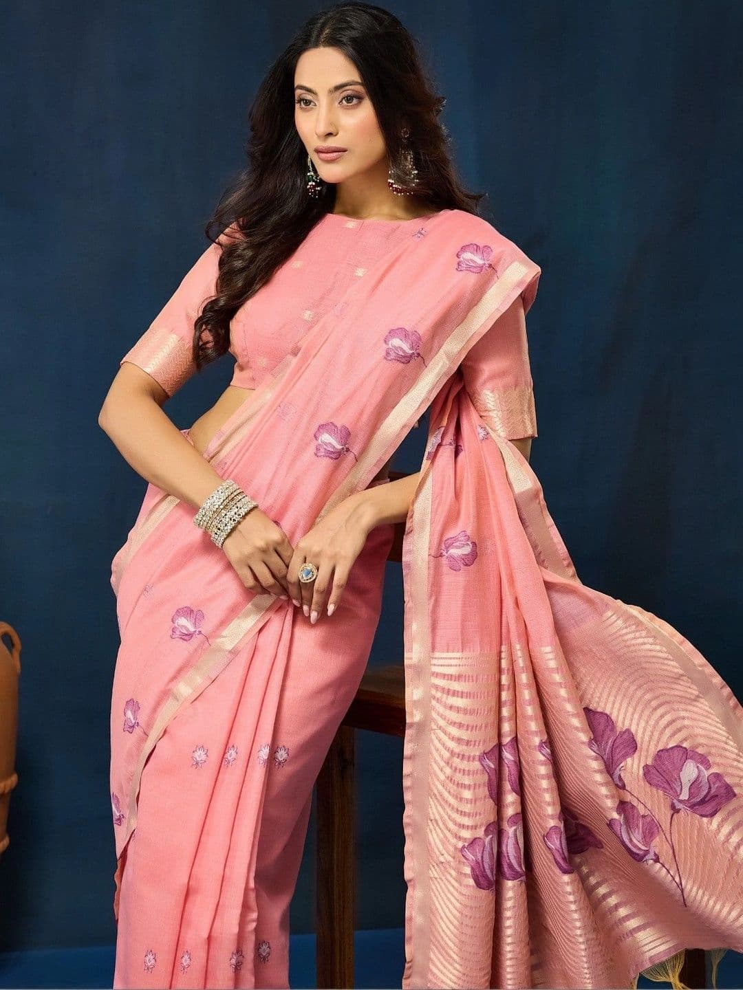 kasee Floral Zari Pure Cotton Designer Saree thumbnail 6